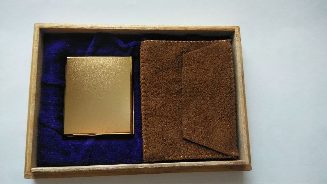 真如苑　美品　真如教主　三霊尊レリーフ　（ケ−ス付 ）