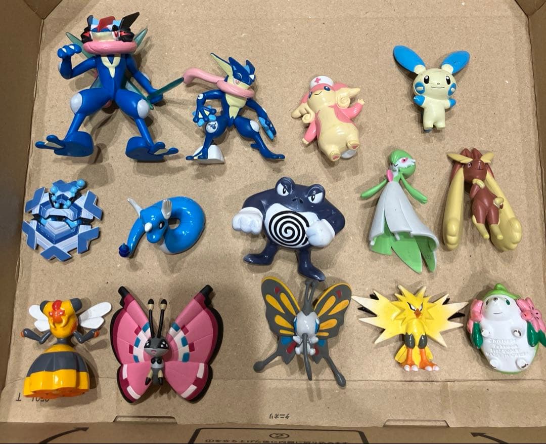 モンコレ　ポケモン　１４体（ビビヨン、アゲハント、サトシゲッコウガ、タブンネ）