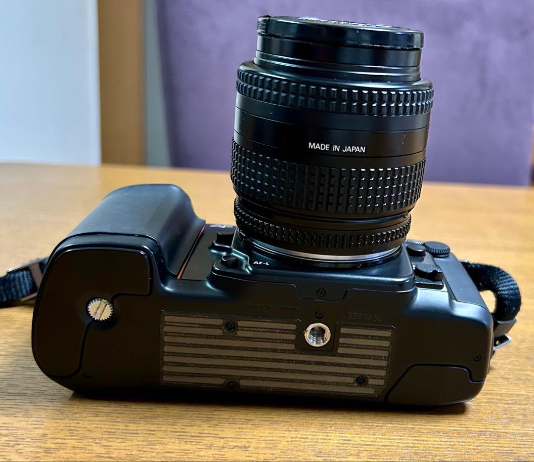 フィルム一眼レフカメラ「Nikon F-801s」　ストロボその他セット