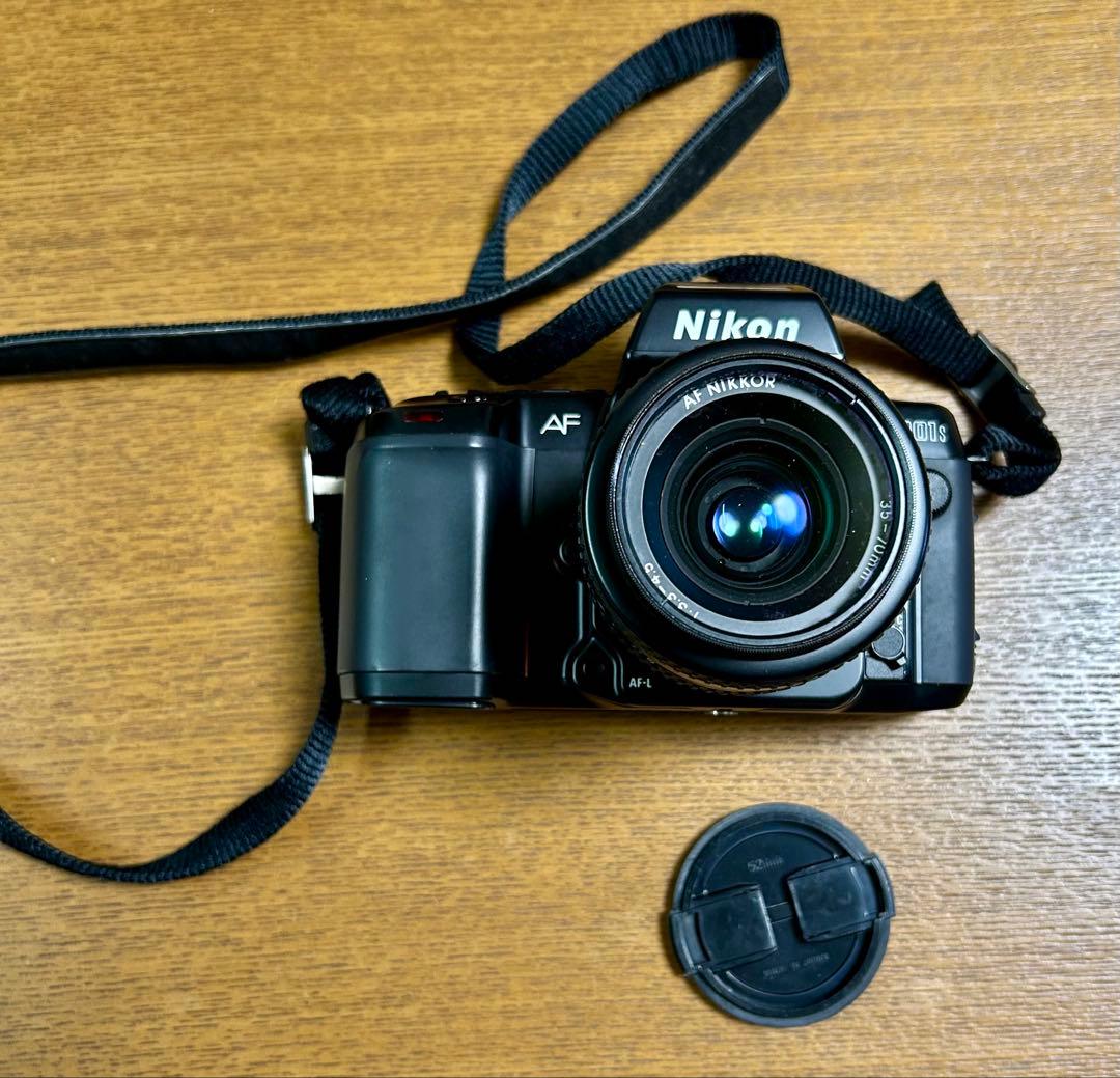 フィルム一眼レフカメラ「Nikon F-801s」　ストロボその他セット