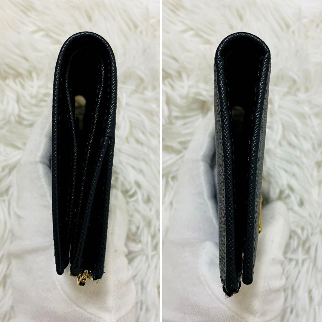 未使用級✨PRADA 二つ折り財布 サフィアーノレザー 三角ロゴ ブラック