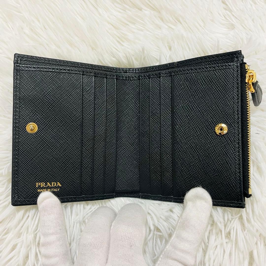未使用級✨PRADA 二つ折り財布 サフィアーノレザー 三角ロゴ ブラック