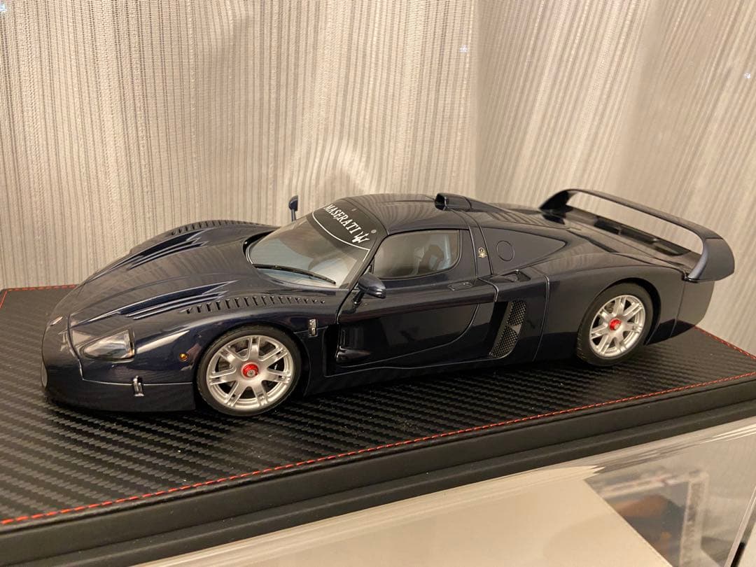 AUTOart オートアート 1/18 マセラティ MC12 本体のみ