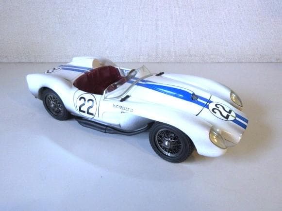 特価 Hot Wheels 1/18 フェラーリ 250 Testa Rossa