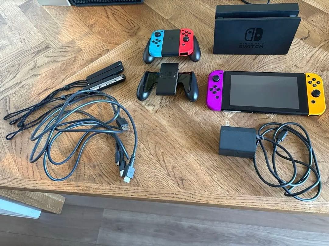 旧型Nintendo Switch 及び付属品、収納ケース付