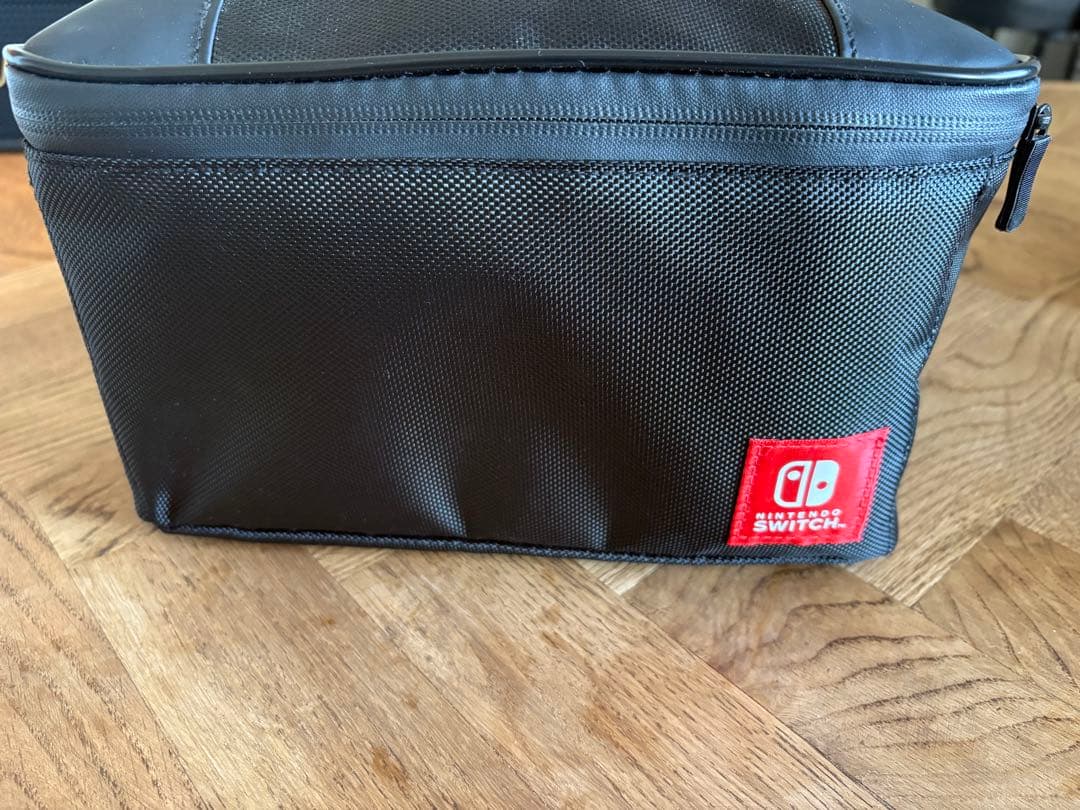 旧型Nintendo Switch 及び付属品、収納ケース付