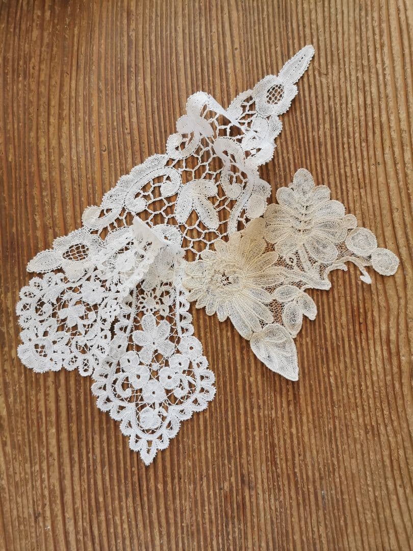 アンティーク 大輪のポワンドローズ 両面ガラス木製フレーム付き