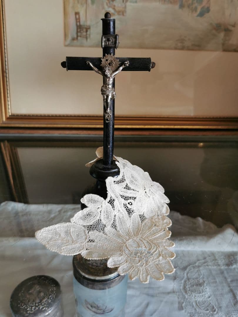 アンティーク 大輪のポワンドローズ 両面ガラス木製フレーム付き