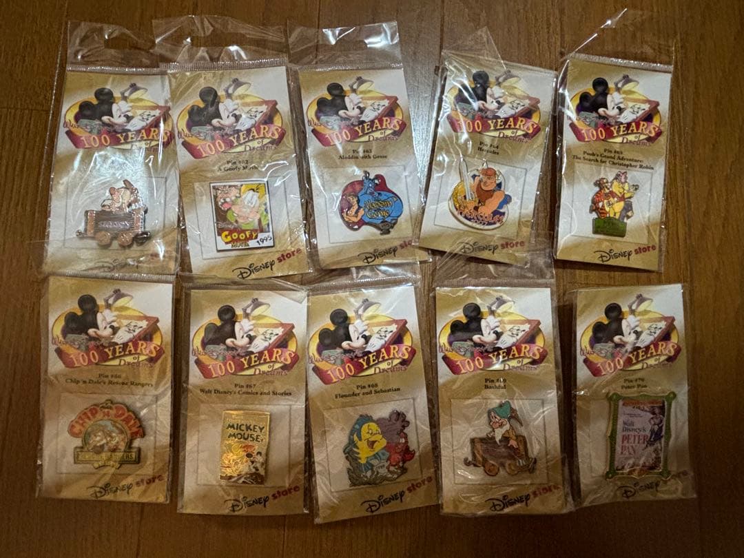 ディズニーストア　ウォルトディズニー生誕100周年　ピンバッジ全100個