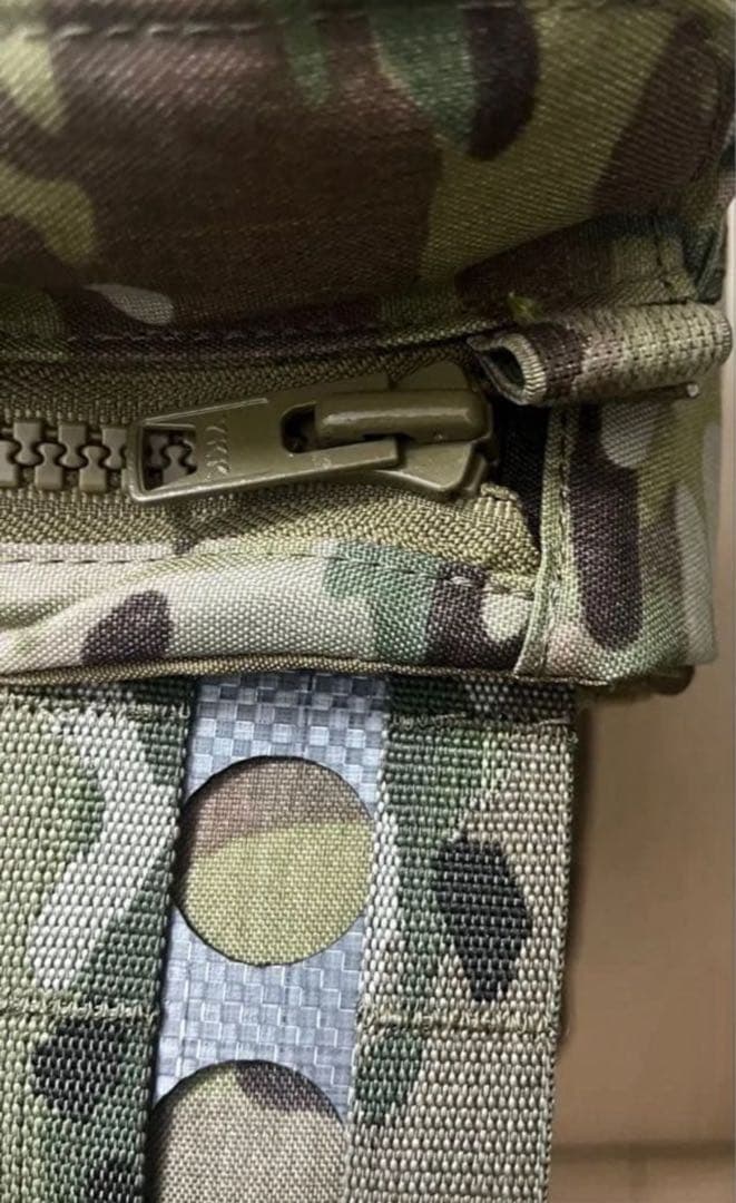 高品質レプ　新品　FCPC V5 プレキャリ　バックパネル　カンガルーポーチ