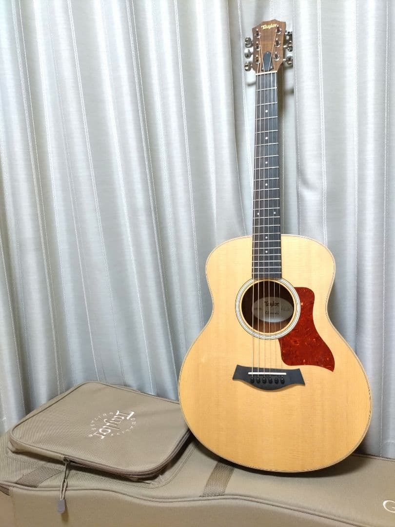 Taylor GS Mini e ウォルナット　アコースティックギター