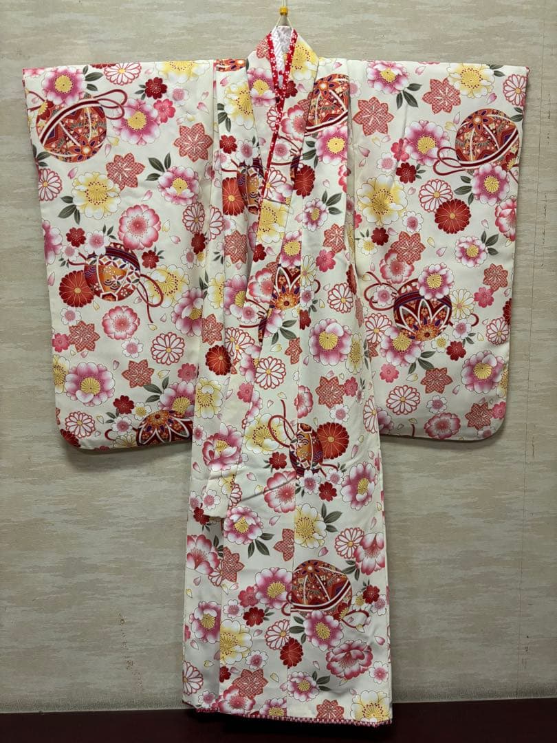 七五三　3歳女の子　着物・袴セット　ひさかたろまん　手鞠　アイボリー　八重桜