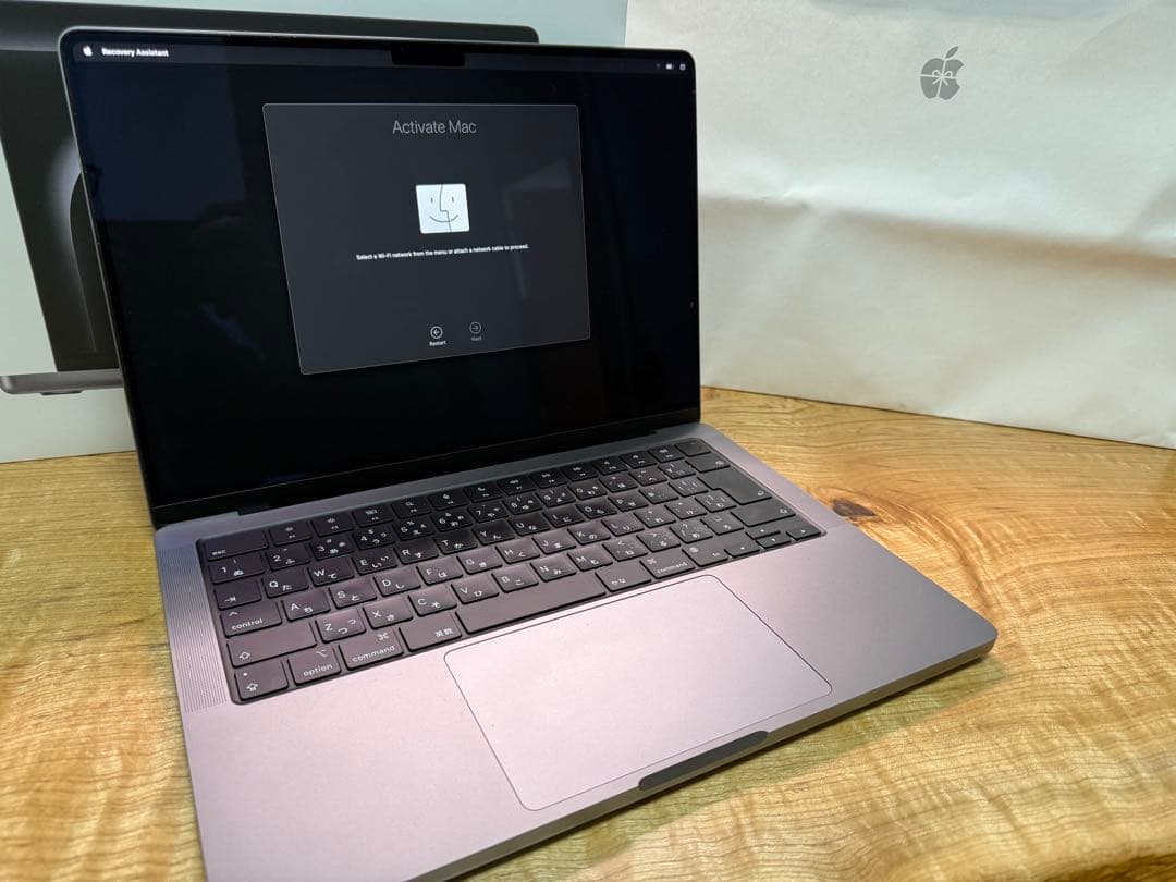 交渉可：MacBook Pro 14インチ M3 8GB 512GB