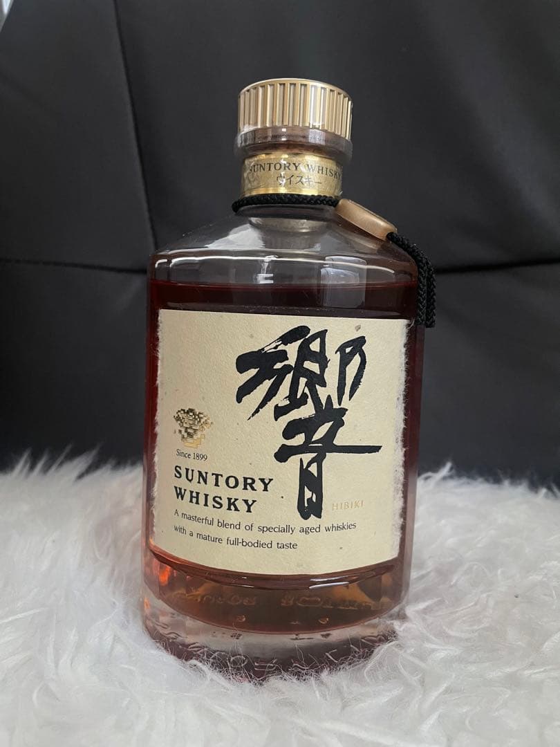 a*j様 サントリーウイスキー響　ゴールドラベル　700ml 未開封