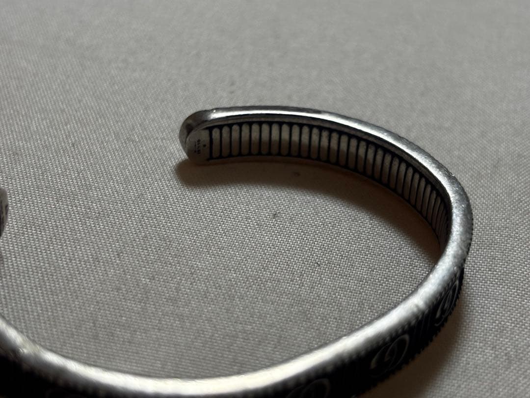 グッチ マーモント　GGロゴ バングル　カフブレスレット　925