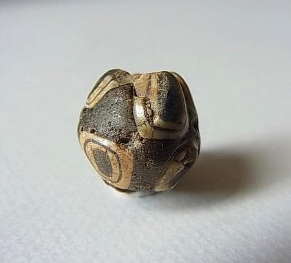 ★G2702★古代とんぼ玉 (A46)リアル！ 重層　8個の眼文　ガラスビーズ