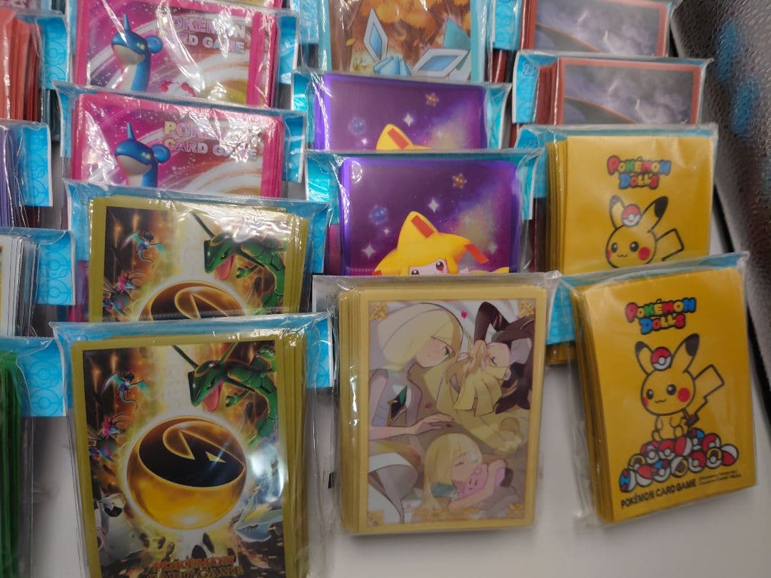 全て未開封　デッキシールド　64枚、32枚入り　54個セット　スリーブ