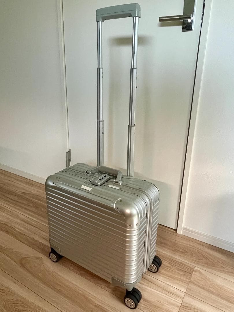 アルミ製4輪キャリーケース 機内持ち込み 41×22×41cm 3.7kg