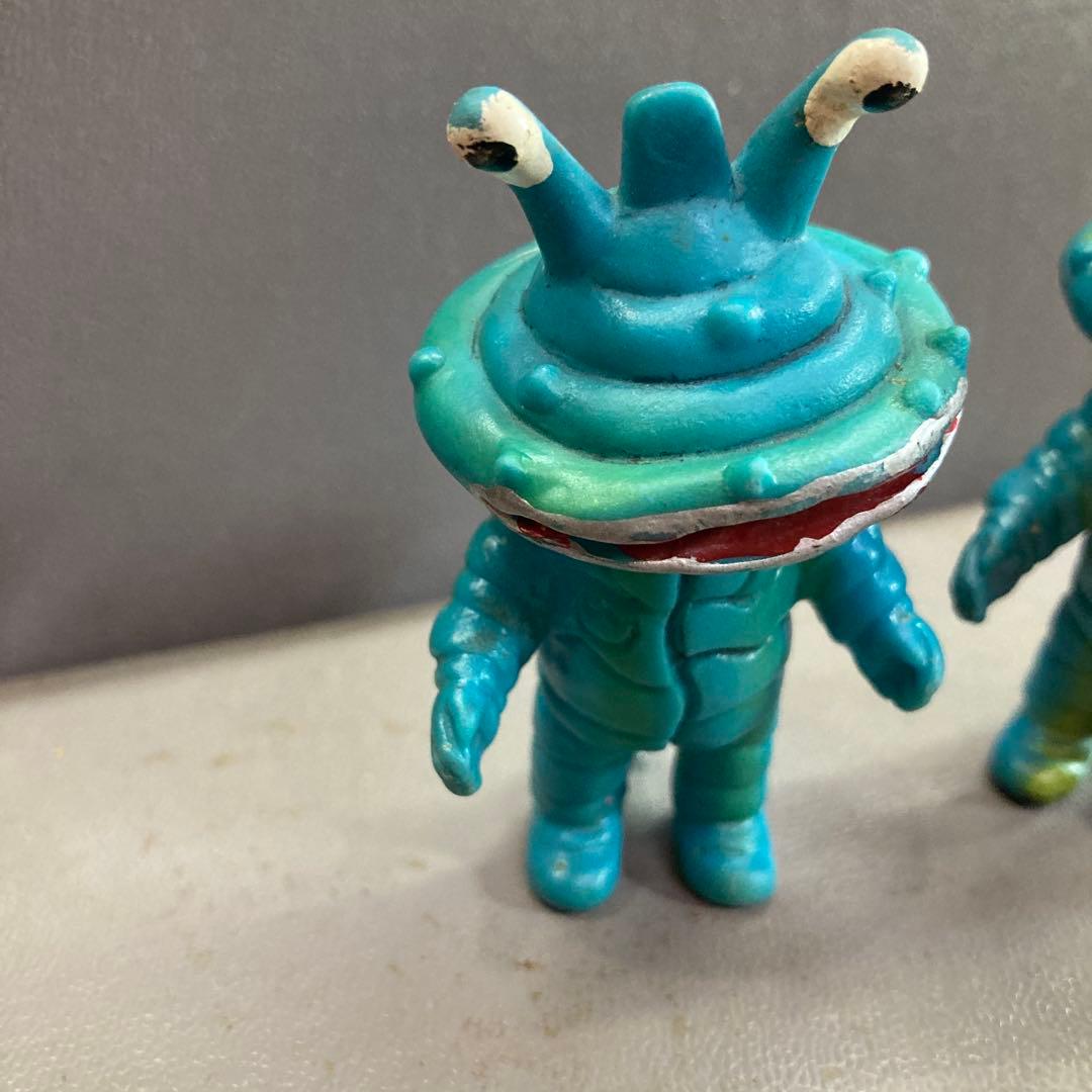 希少　カネゴン　 フィギュア 2体セット