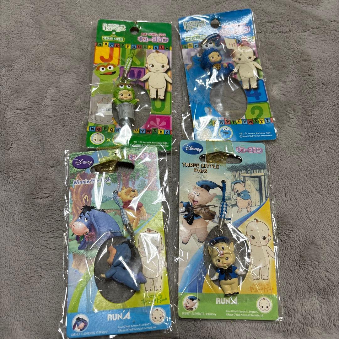 キューピーのキーホルダーのセット