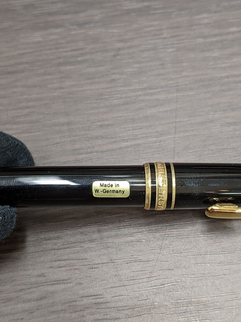 Mont Blancモンブランマイスターシュテック ボールペン 本体　黒ゴールド