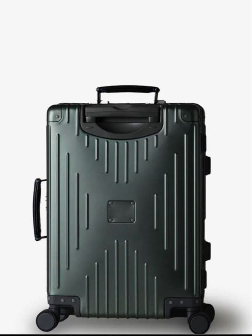 アルミ【新品】イノベーター 〈特典有り〉キャリーケース INV1811 スーツ