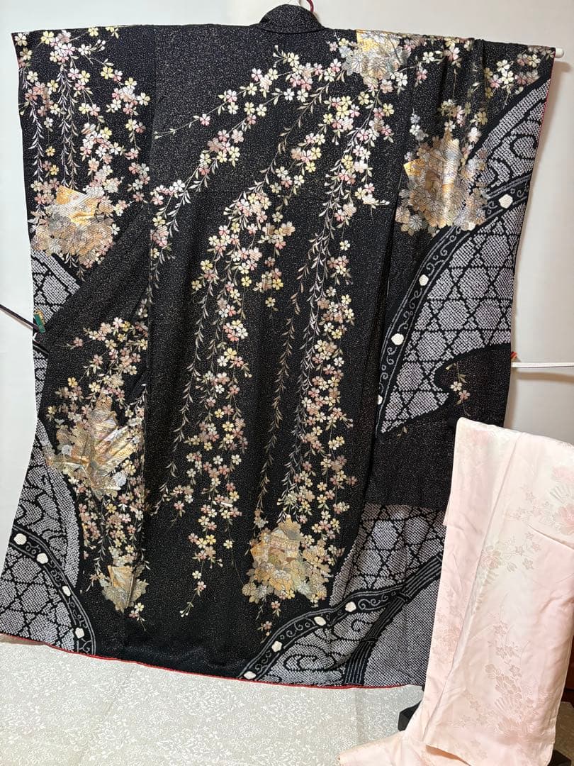 黒絞り　金箔細工　振袖　桜花図　豪華　トールサイズ　裄65.5身丈170㎝
