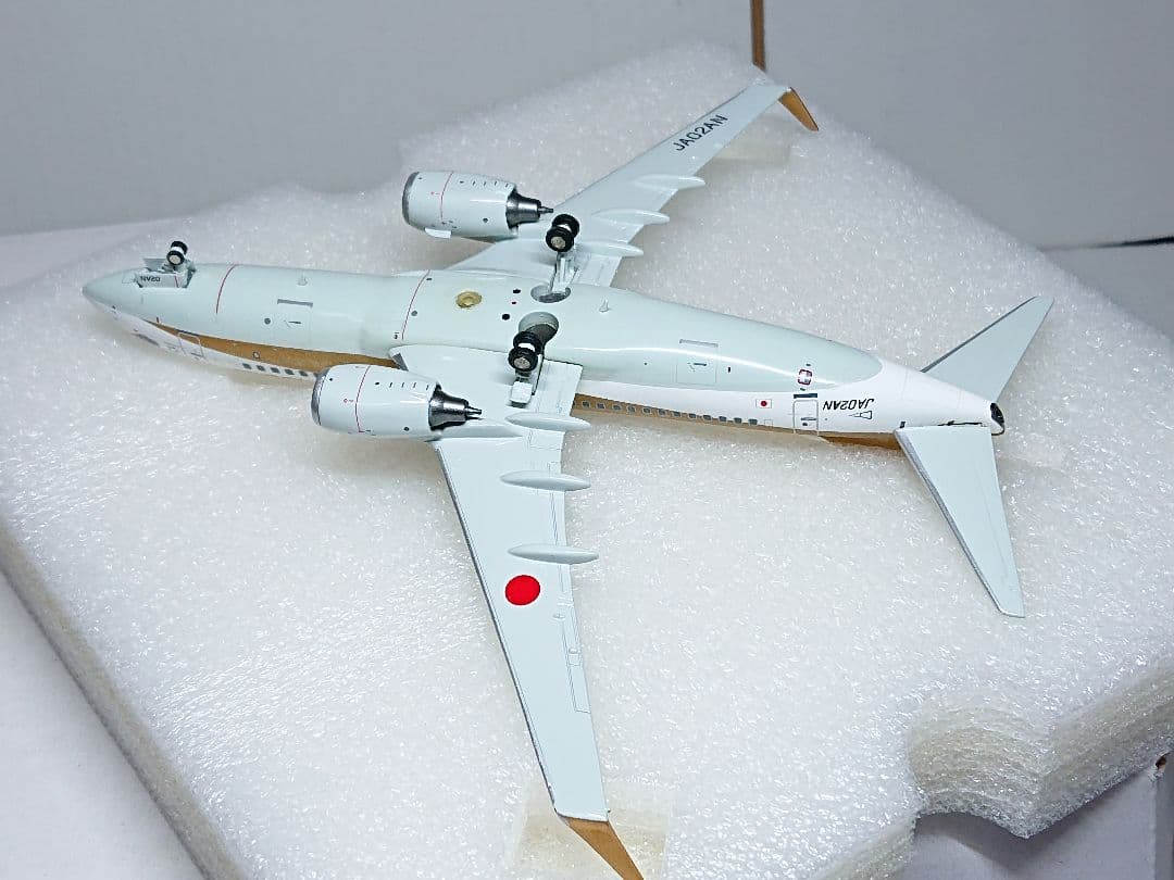 JC WINGS 1/200 B737-781 ANA ゴールドジェット