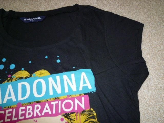 マドンナ 　Celebration　スキニーフィット Tシャツ