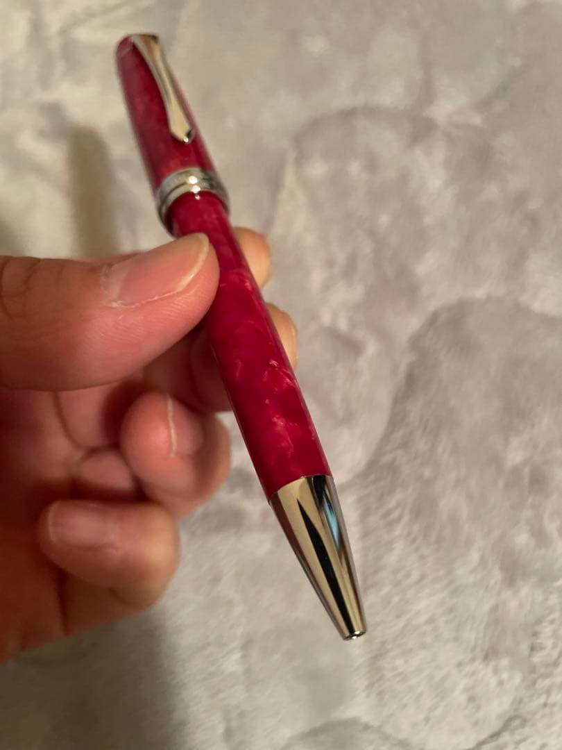 極希少！ 高級ボールペン2本(黒・赤）と本革製ペンケースの豪華3点セット！！