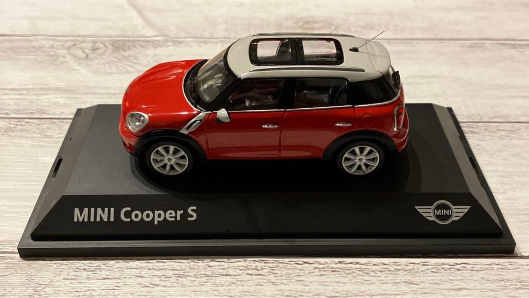 1/43 MINI ミニクロスオーバー クーパーS ミニカー レッド×ホワイト