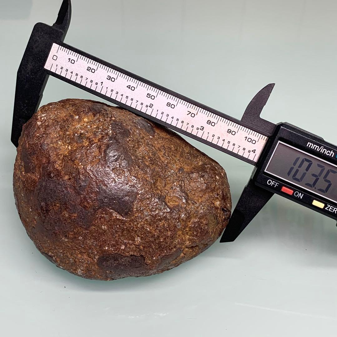 大型　宇宙エネルギーパワー 不思議の石鉄隕石　アンティーク 時代物　約1203g