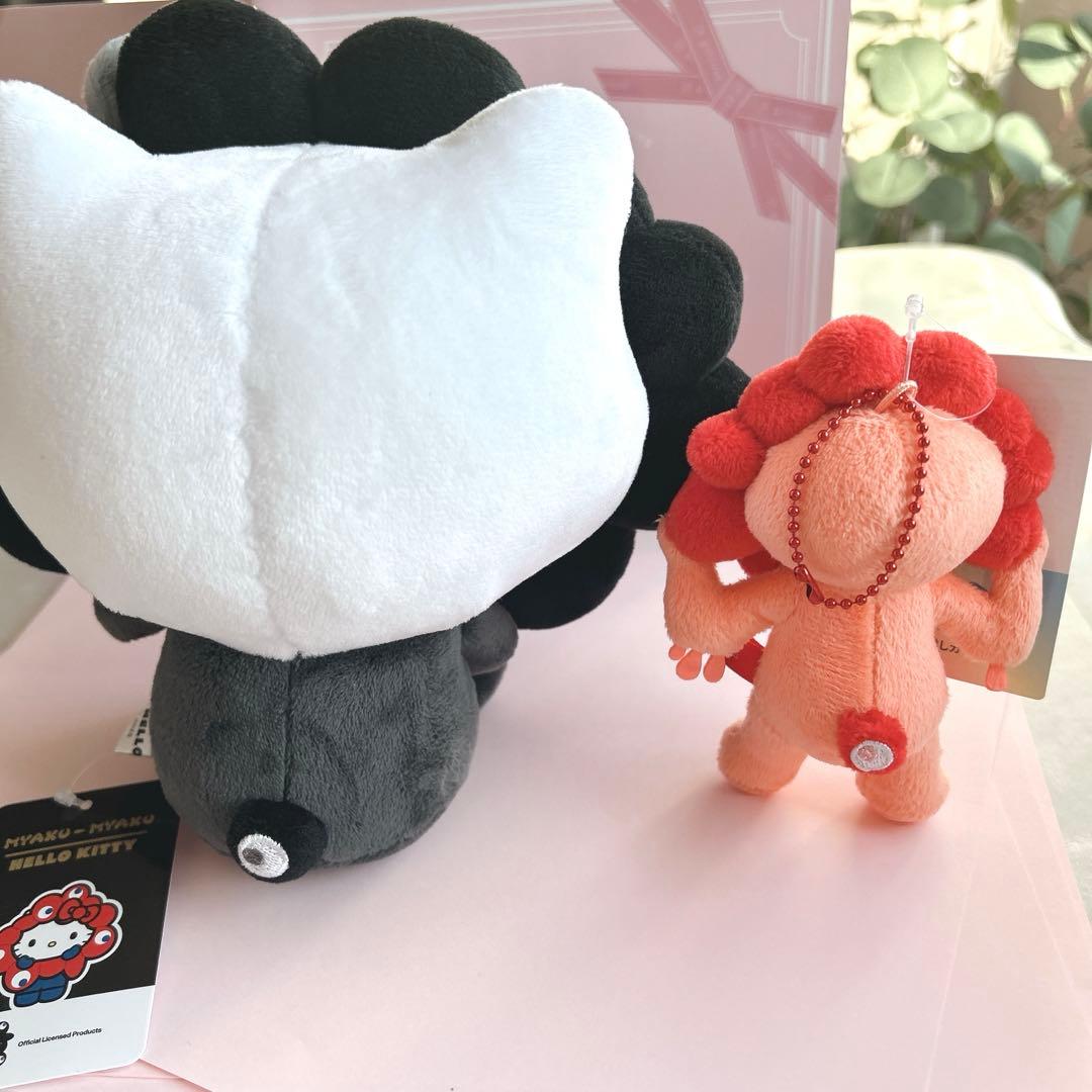 可愛いお顔厳選セット♡黒ミャクキティM＆推しカラーオレンジレッド色ミャクミャク