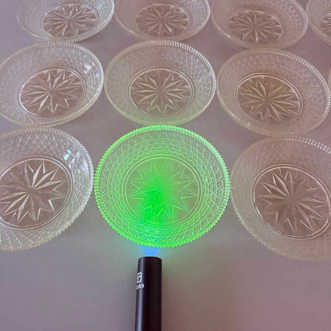 アンティークガラス　ギアマン　ウランガラス　共箱有り　12客　小皿　旧家所蔵品