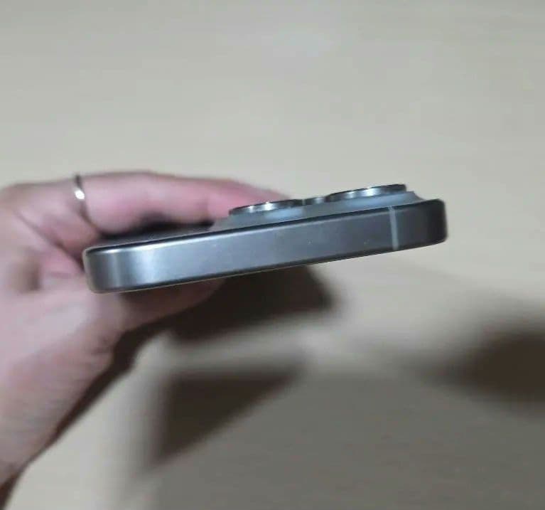 美品　Apple iPhone 15 Pro