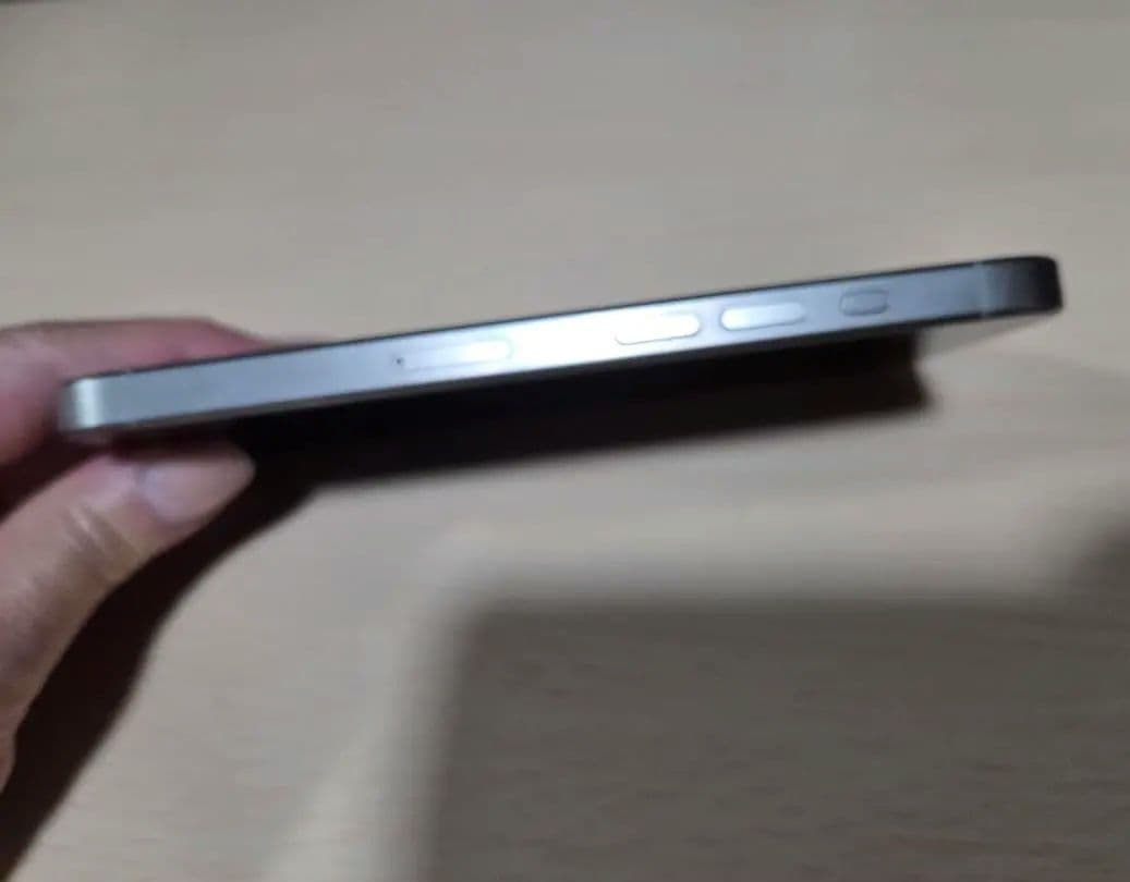 美品　Apple iPhone 15 Pro