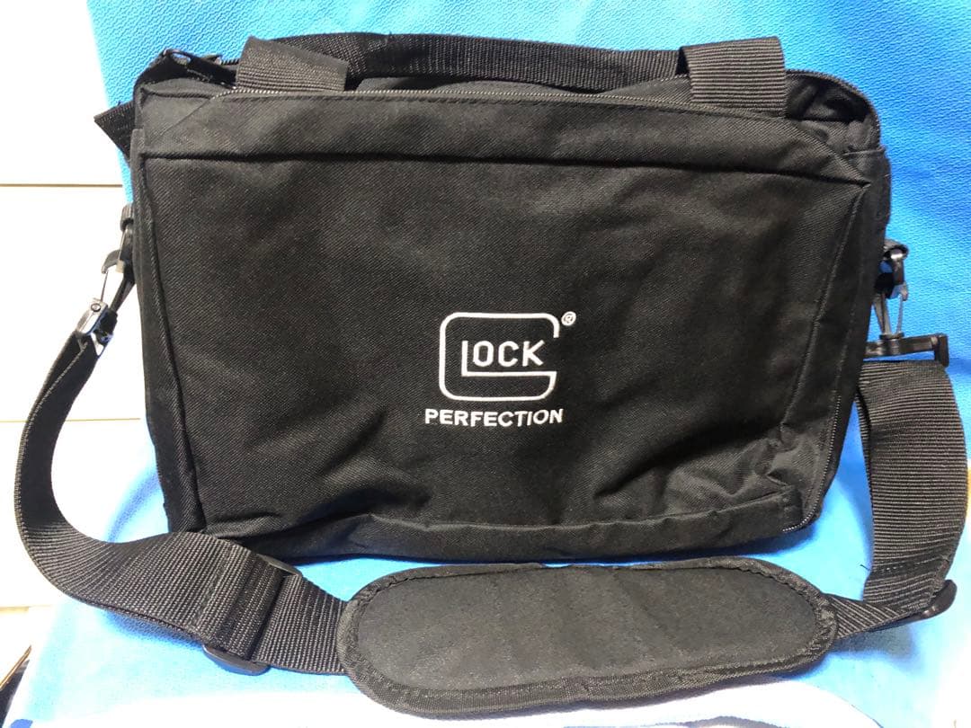 GLOCK レンジバッグ 黒　4丁用　マガジン入あり