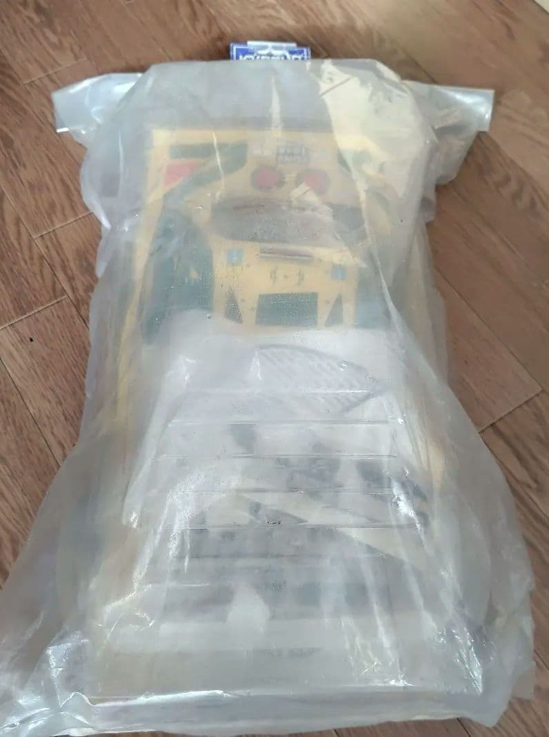 ランチアストラトス　1/8　KYOSHO ボディセット（3984）