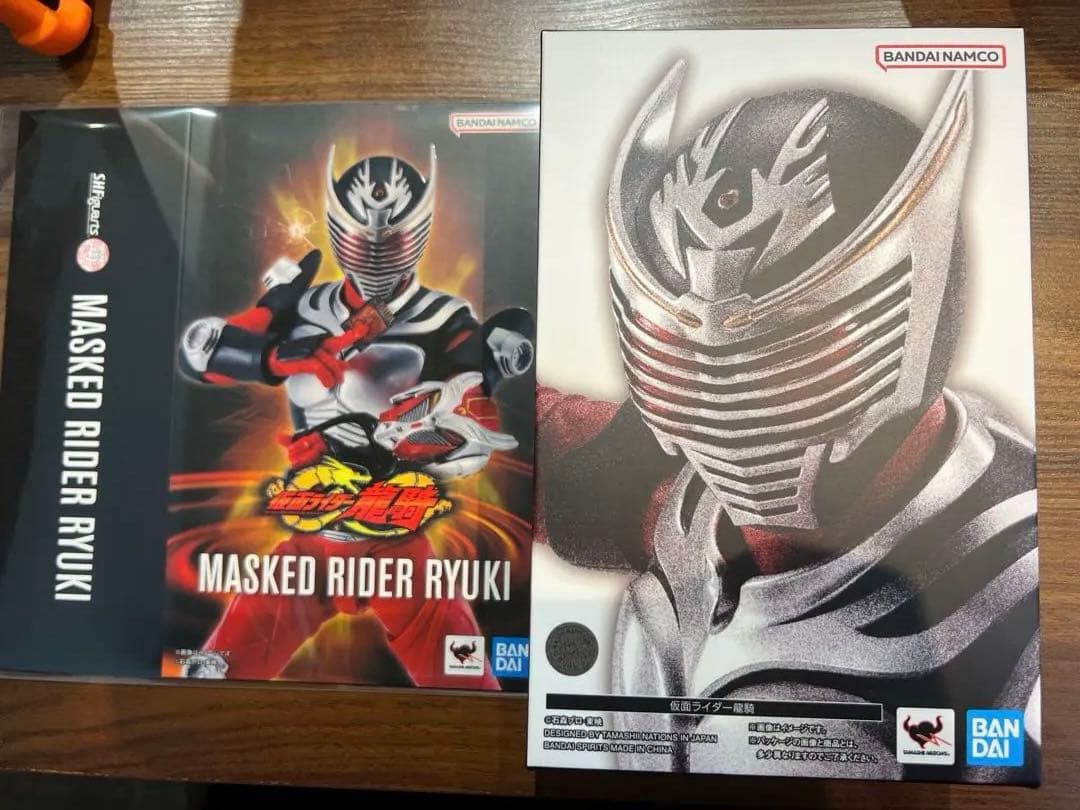 S.H.Figuarts 仮面ライダー龍騎 ミラーワールド スリーブ付き