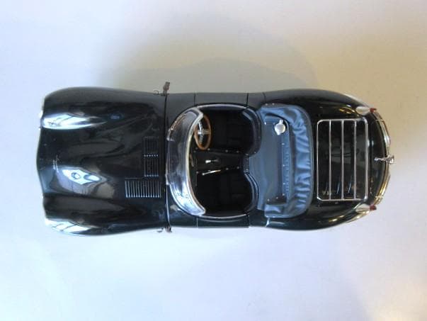 kazuさん専用 AUTOart (1/18) ジャガー XKSS