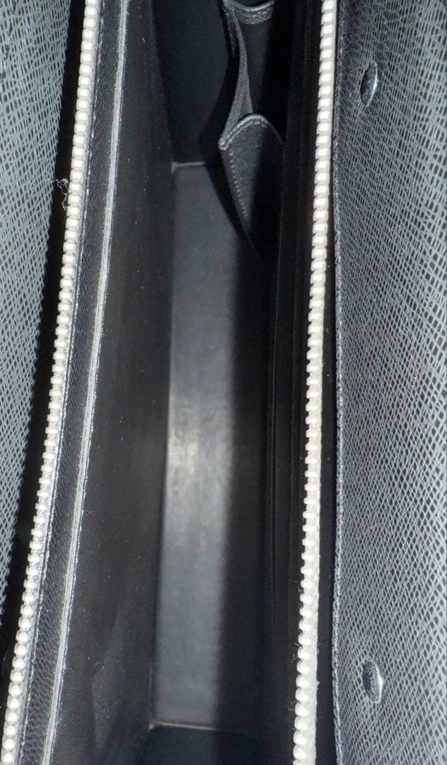 ルイヴィトン タイガ ポルトドキュマン ロザン アルドワーズ ブラック