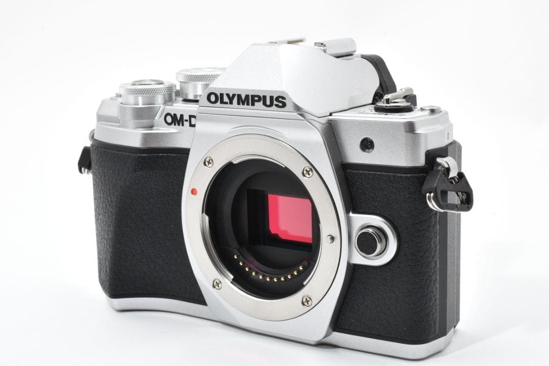 ■ ほぼ新品 ■ OLYMPUS E-M10 III ボディ <S数1726回>