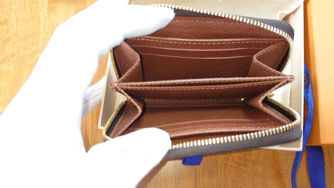 LOUIS VUITTON ジッピーパース 小銭入れ