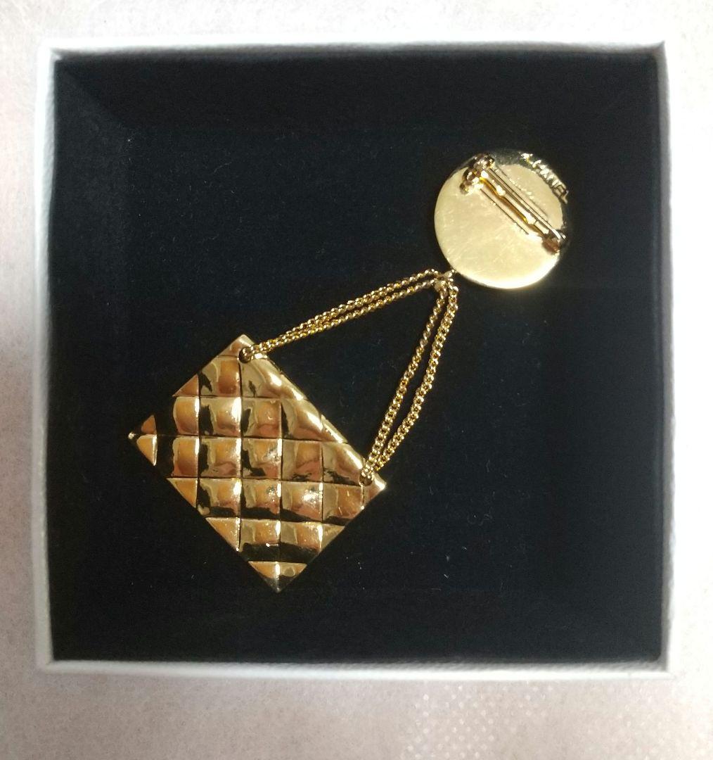 CHANEL ヴィンテージブローチ マトラッセ型
