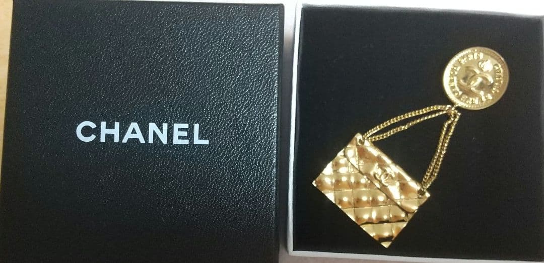 CHANEL ヴィンテージブローチ マトラッセ型