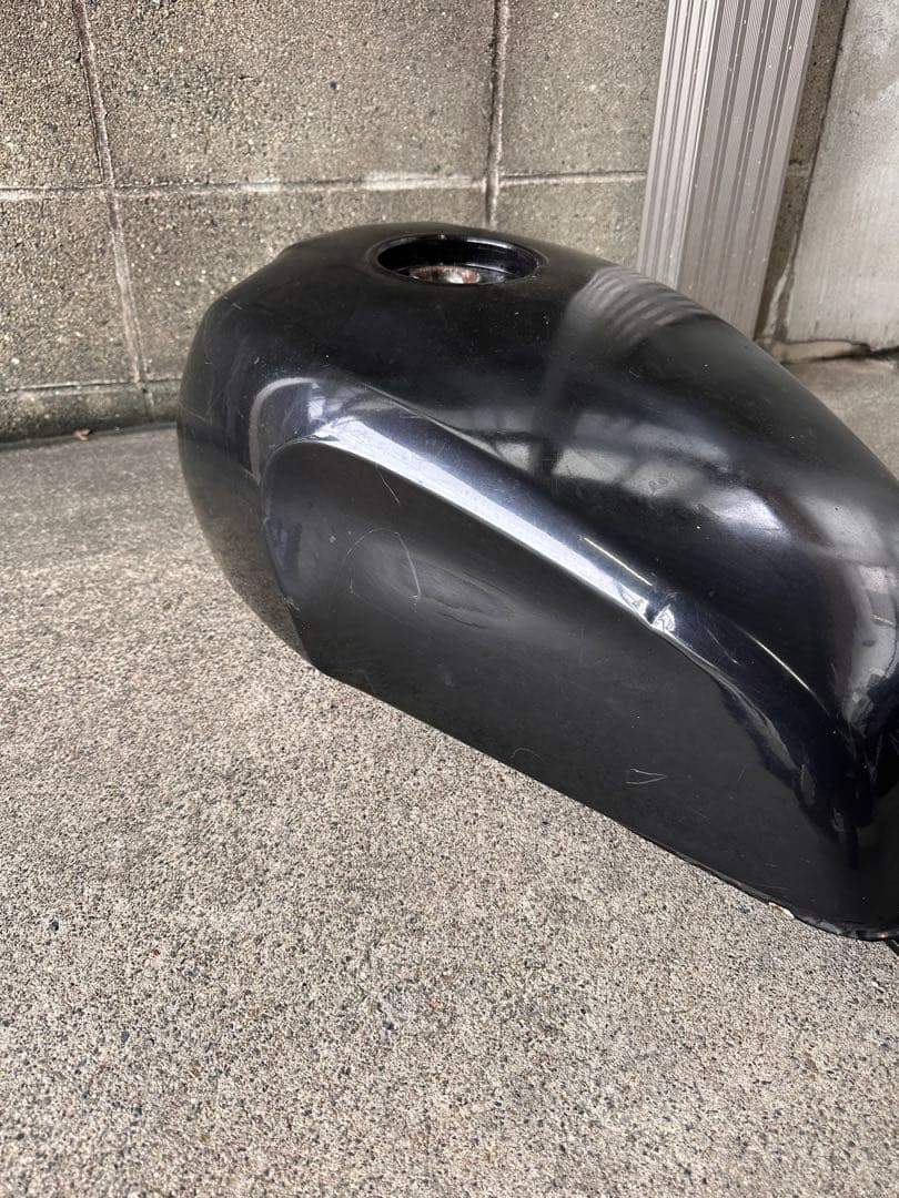 YAMAHA xjr400 4hm 前期　タンク　送料無料　即日配送