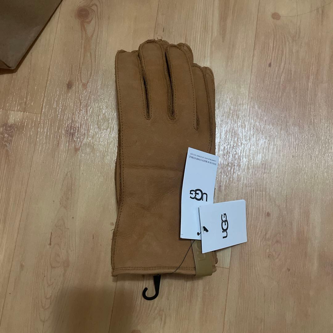 UGG メンズ レザー クラムシェル ロゴ グローブ　タッチスクリーン対応