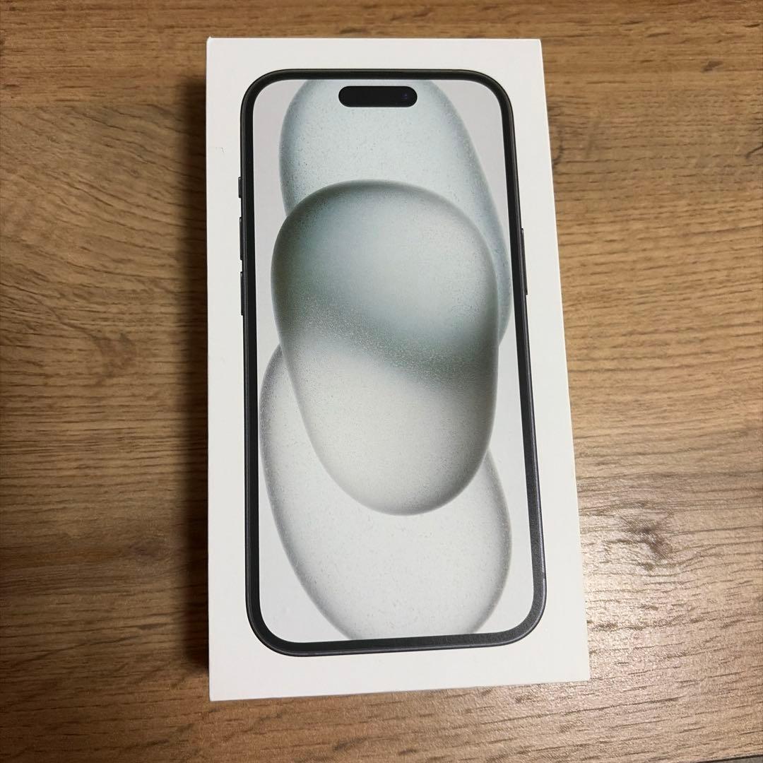 Apple iPhone 15 ブラック