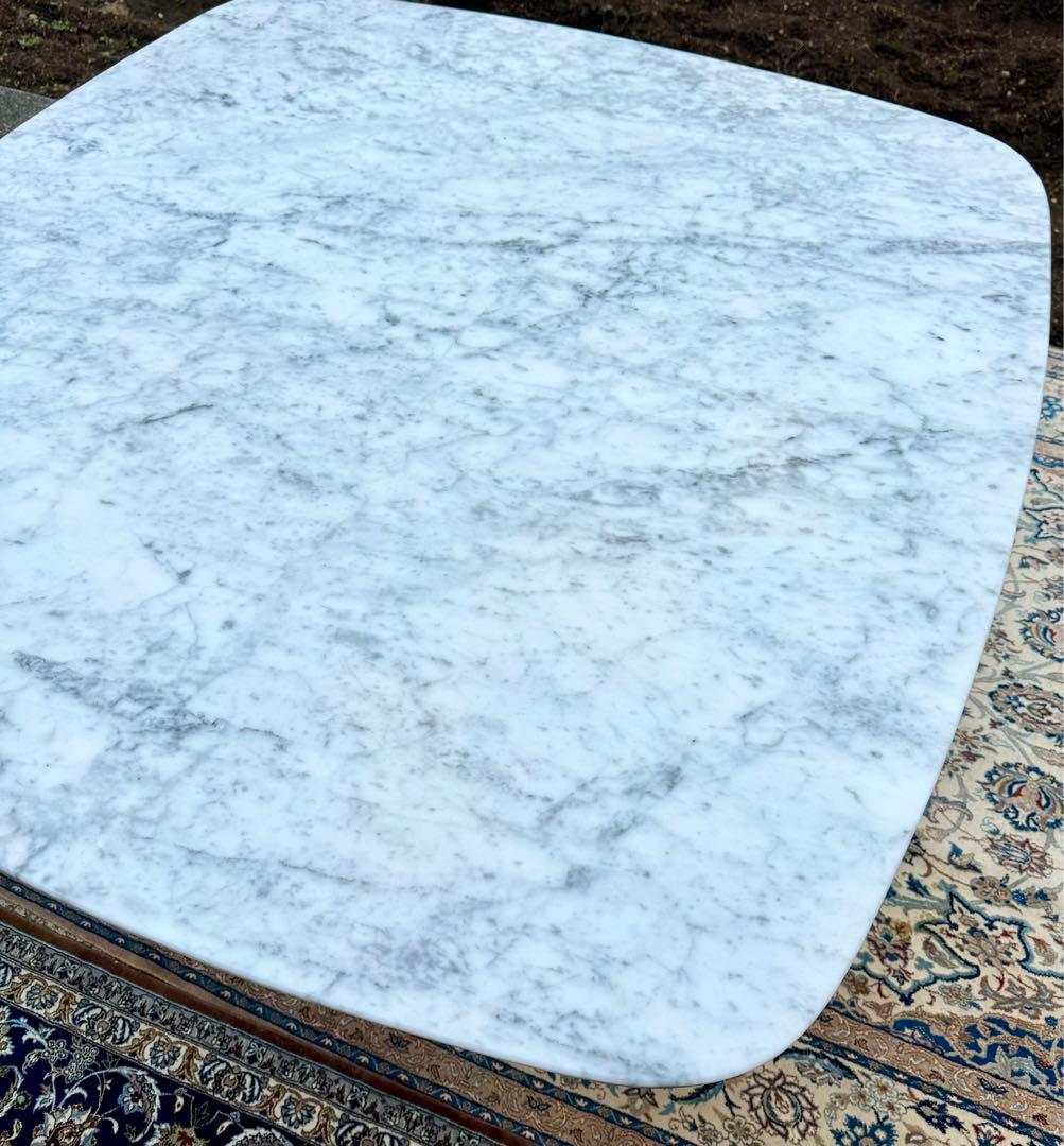 フェレルです トーヨーキッチン 大理石 ダイニングテーブル マーブル