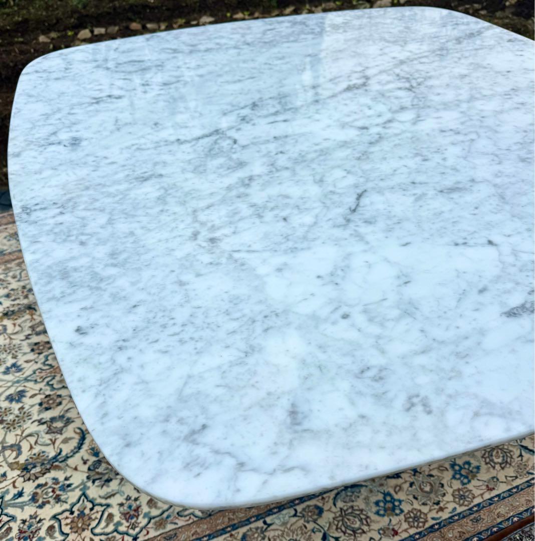 フェレルです トーヨーキッチン 大理石 ダイニングテーブル マーブル